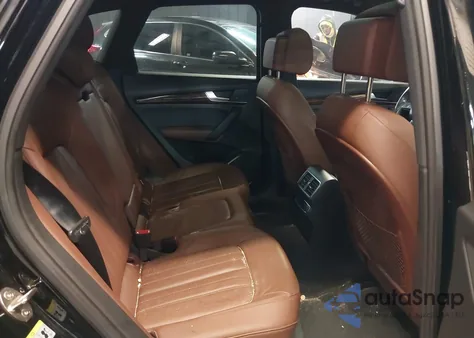 2018 Audi Q5 2.0T Premium/2.0T Tech Premium z USA, uszkodzony, nr VIN WA1ANAFY5J2072224